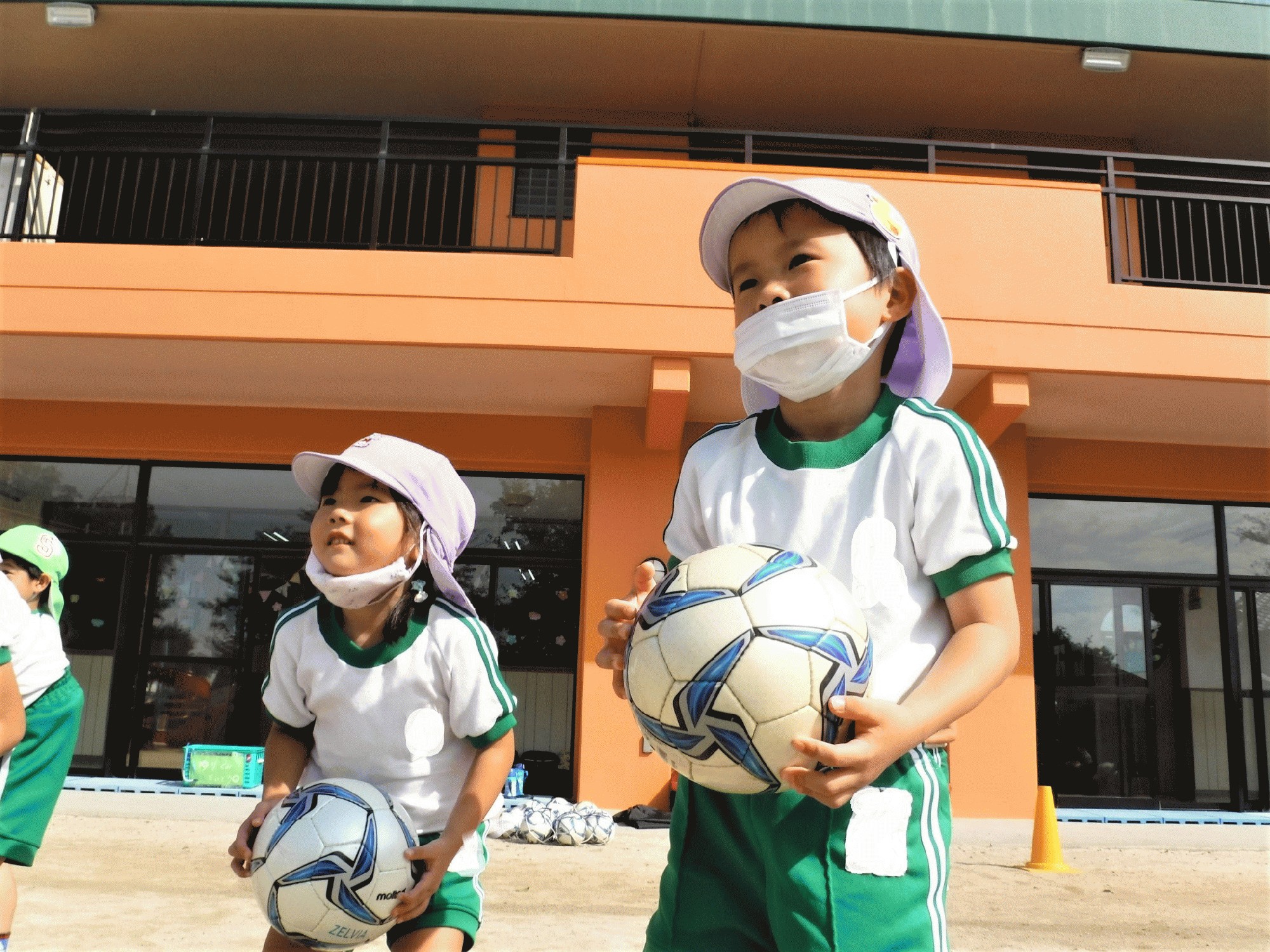 本物体験 サッカー キッズダンス 空手 選択制 山ゆり幼稚園